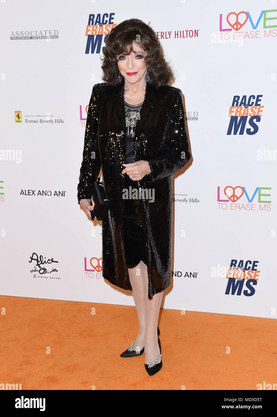 20 aprile 2018 - Beverly Hills, CA, Stati Uniti - 20 aprile 2018 - Beverly Hills, California - Joan Collins. 25a gara annuale di gala per cancellare MS tenutasi al Beverly Hilton Hotel foto: Birdie Thompson/AdMedia Foto Stock