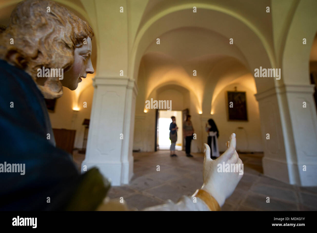 Ostritz, Germania. Xxi Aprile 2018. All'interno della sala capitolare presso San Marienthal Abbazia durante un open day. Il 'Ostritzer Friedensfest' (lit. Ostritz pace Festival) si terrà in opposizione ad un neo-nazi festival in città. Foto: Nils Holgerson/dpa Credito: dpa picture alliance/Alamy Live News Foto Stock