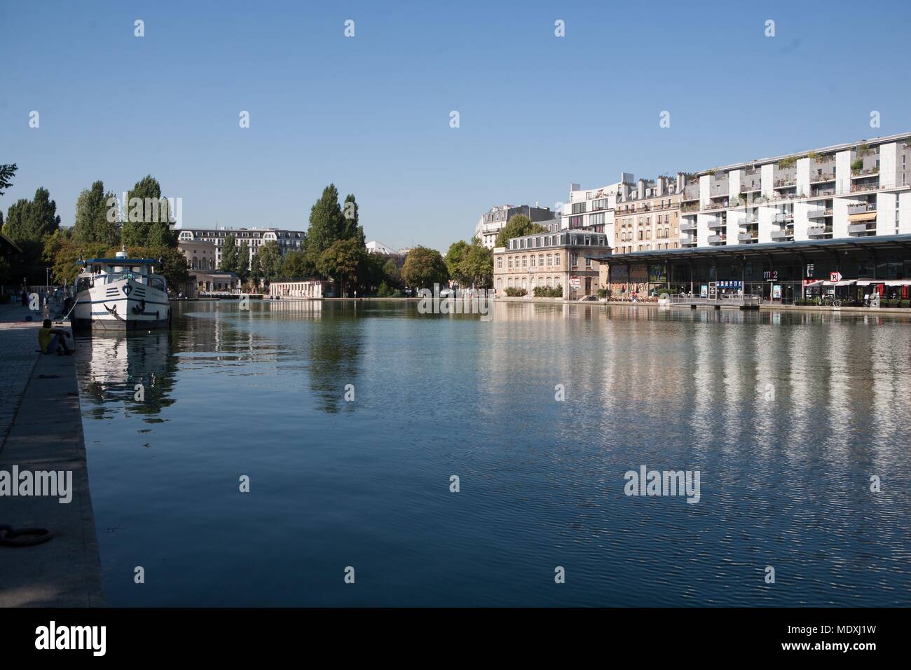 Parigi, XIX arrondissement, bassin de la Villette, rotunda, architetto Claude-Nicolas Ledoux, padiglione d'octroi, ex porta di Parigi, la metro Stalingrad Foto Stock