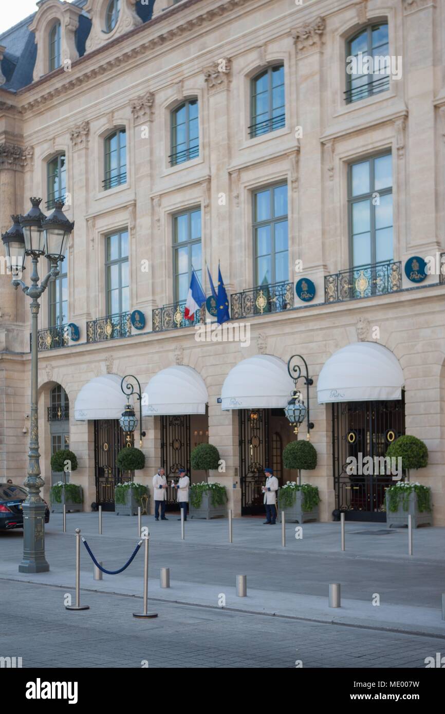 Parigi, 1° arrondissement, 15 Place Vendôme, l'Hotel Ritz Foto stock - Alamy