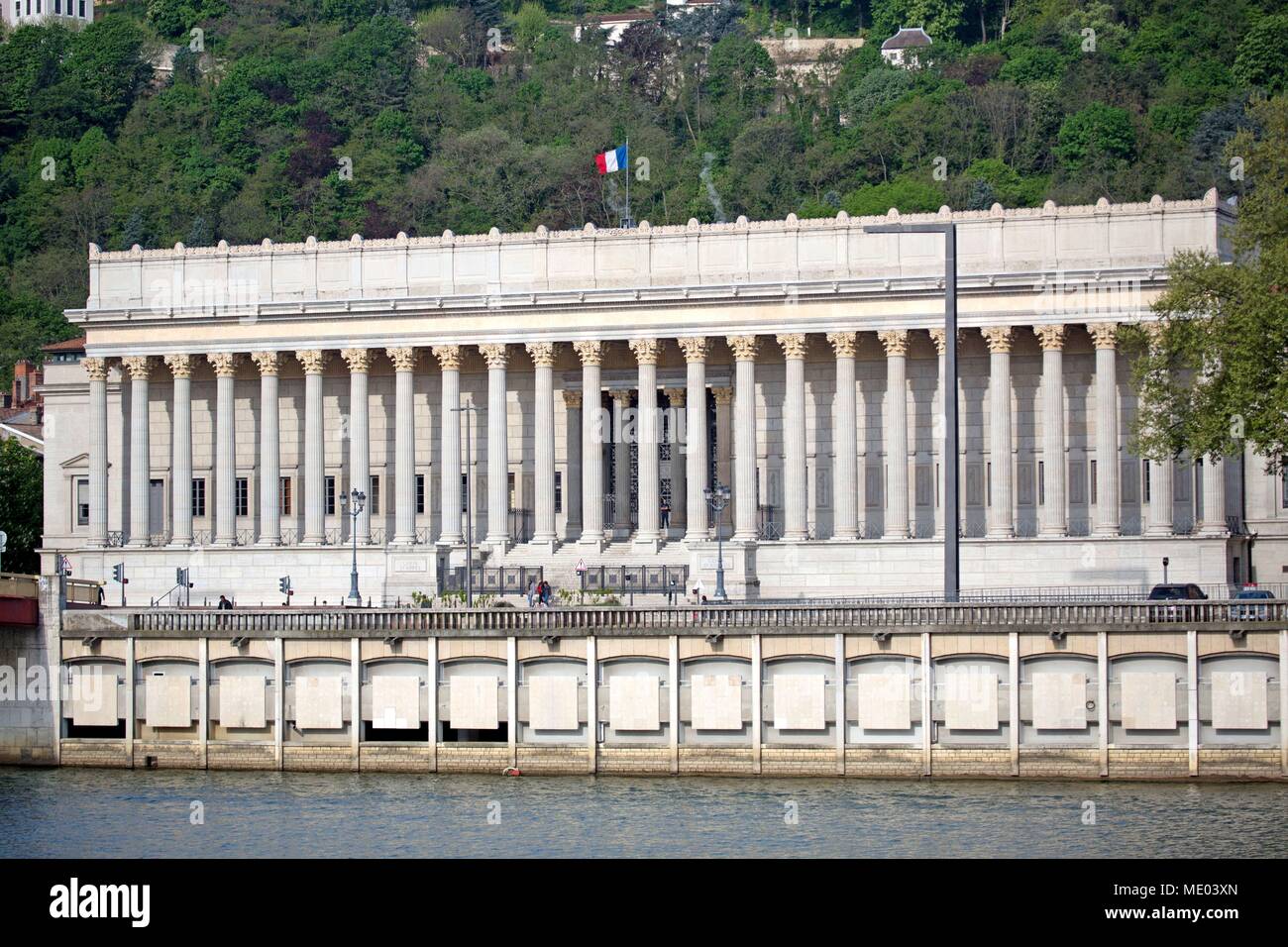 Francia, Lione, banchine del fiume Saône, Quai Romain Rolland, Corte di Appello de Lyon Foto Stock