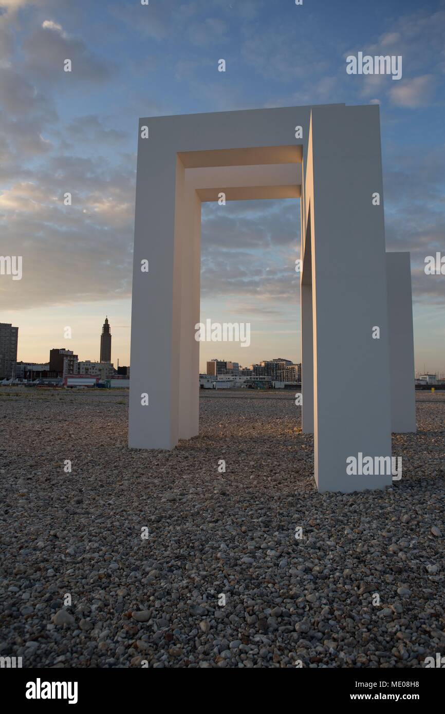 In Francia, Le Havre, arte di installazione sulla spiaggia in linea con le Porte Océane, Le Havre 500 anniversario. L#3 da Sabina Lang e Daniel Baumann Foto Stock
