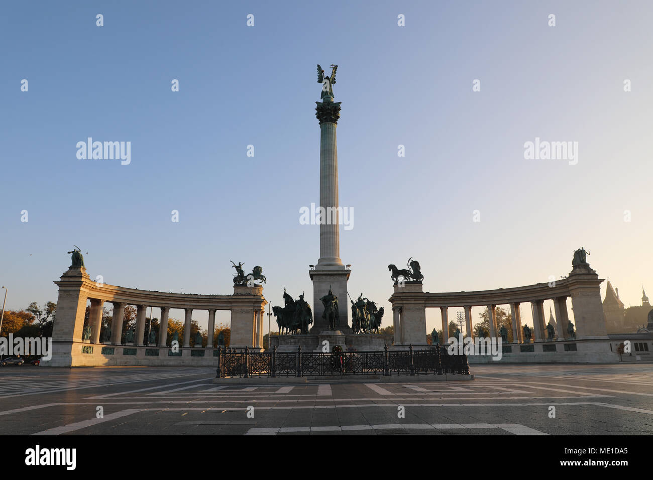 Piazza degli Eroi Budapest Ungheria statue dei tipi e le royalty Foto Stock