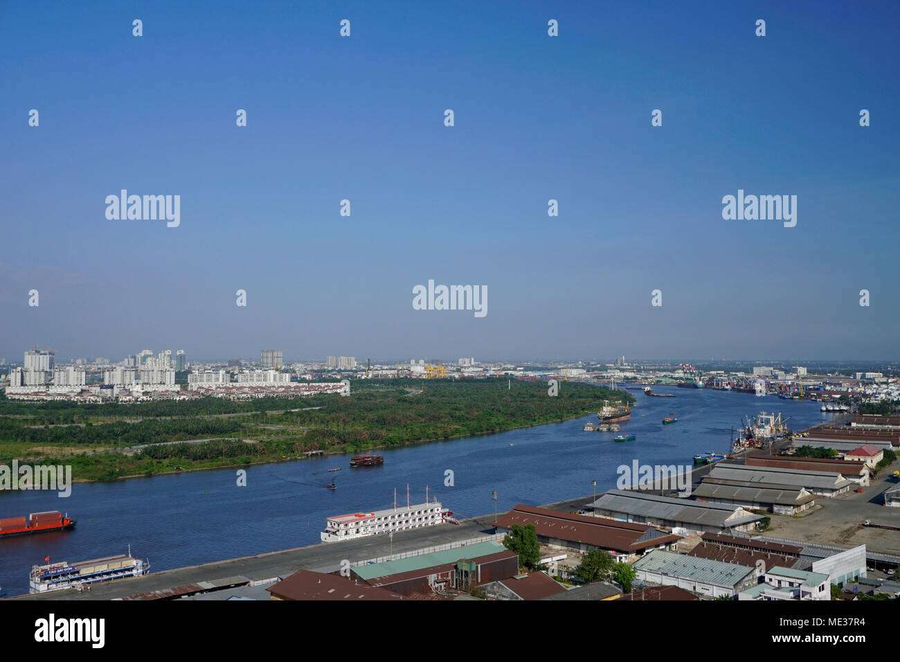 Il Fiume Saigon barche, la città di Ho Chi Minh (Saigon) Vietnam Foto Stock
