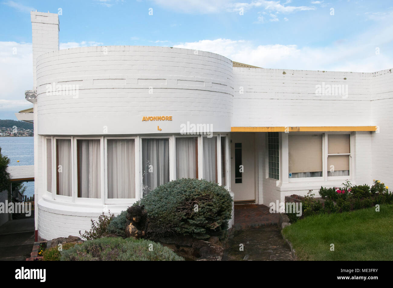 Semplificare o Ocean Liner stile anni quaranta home presso il punto di batteria, Hobart, Tasmania, Australia Foto Stock