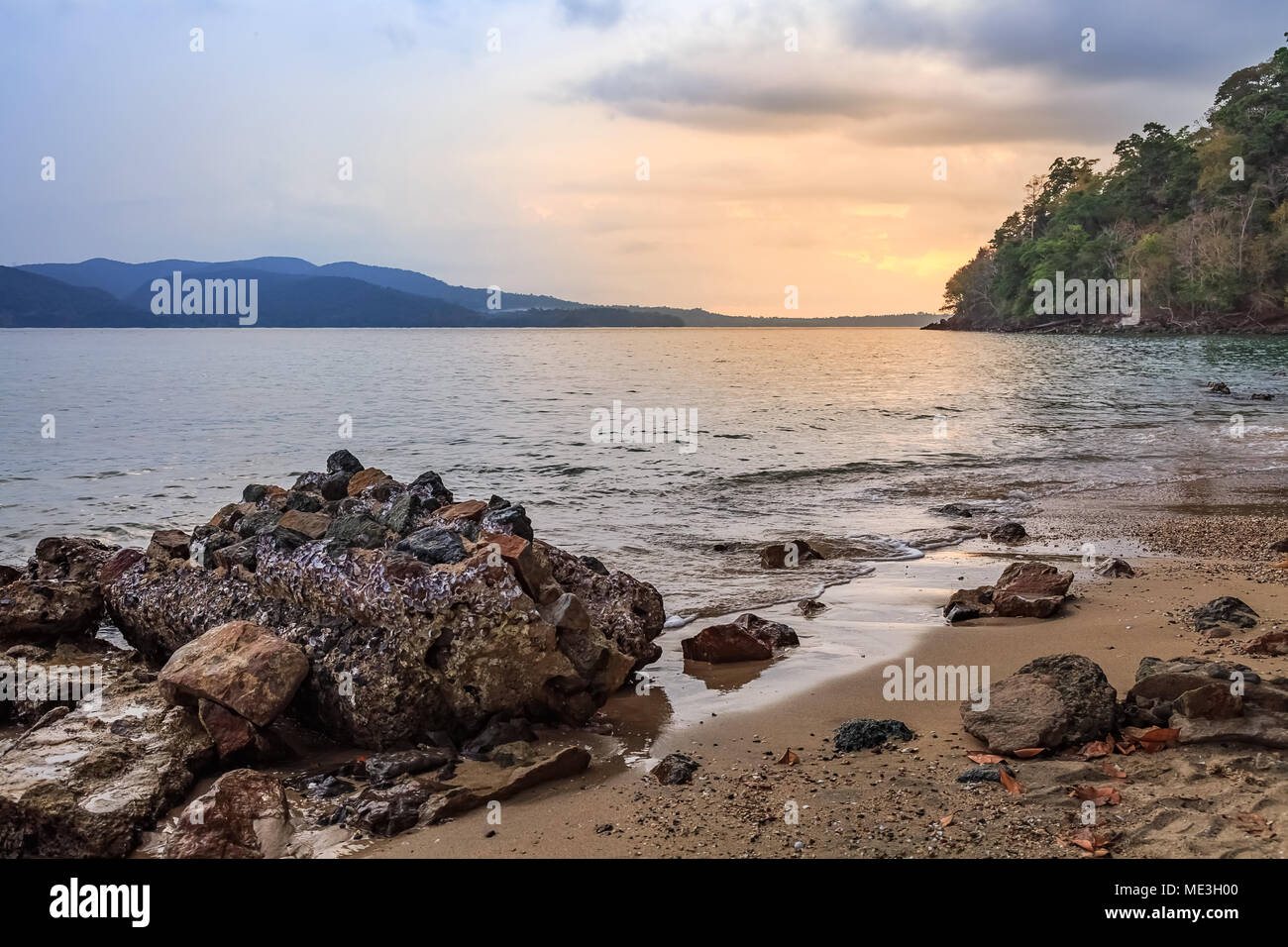 New Scenic 5 posti spiaggia tramonto a Chidiya Tapu, Port Blair Andaman, India. Foto Stock