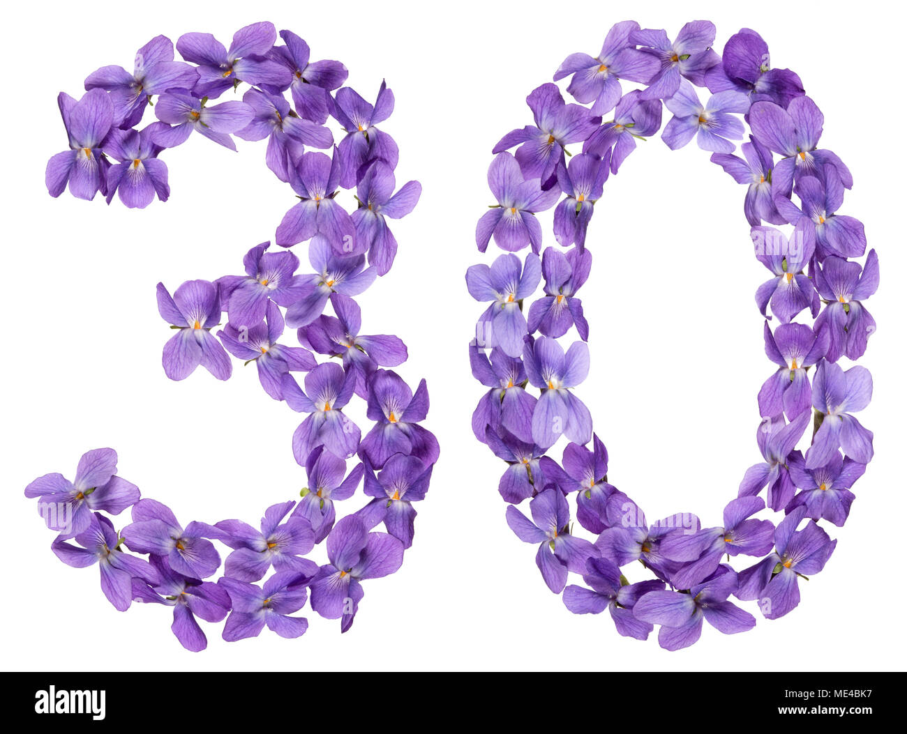 Numero arabo 30, trenta, dai fiori di viola, isolato su sfondo bianco Foto Stock