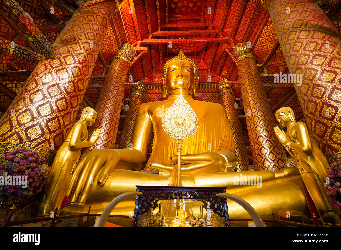 Statua di Buddha nel Wat Phananchoeng, Ayutthaya, Thailandia. Foto Stock