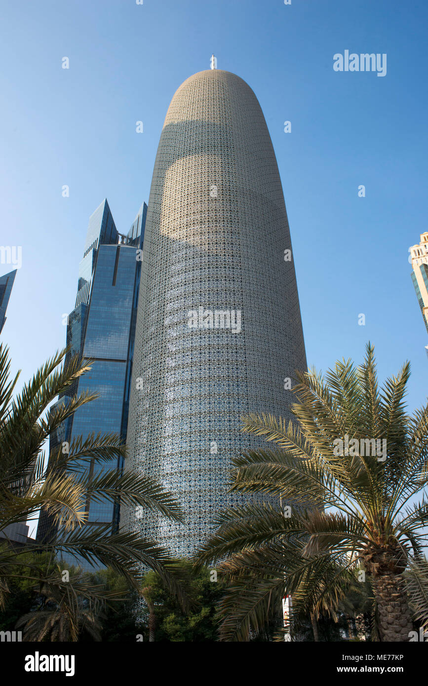 Burj Qatar edificio nell'area finanziaria di Doha la capitale del Qatar nel Golfo Arabico paese Foto Stock
