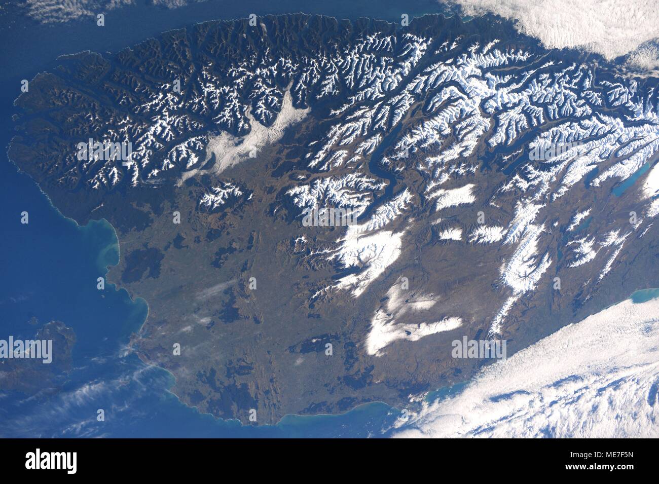 Una vista satellitare dell'Isola del Sud della Nuova Zelanda come visto dalla NASA Stazione Spaziale Internazionale Ottobre 26, 2017 in orbita intorno alla terra. (Foto dalla NASA tramite Planetpix) Foto Stock