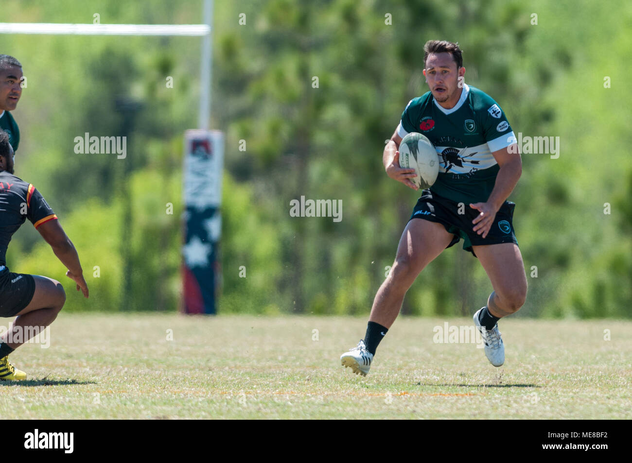 Pini del sud, N.C, STATI UNITI D'AMERICA. Xiii Apr, 2018. Aprile 21, 2018 - pini del sud, N.C., STATI UNITI D'AMERICA - pini del sud Grandi coni Bessell Emerson in azione contro la Atlanta traditori Rugby Football Club, nel Carolinas Geographic Rugby Union Championship presso il National Athletic Village. Pini del sud sconfitto Atlanta, 46-18, la rivendicazione della divisione 2 Carolina Unione campionato. Entrambe le squadre di passare al Campionato del Sud, Maggio 5-6, lungo con squadre provenienti dalla Florida, Georgia, e vero sud sindacati, come la strada per una divisione nazionale 2 il titolo continua. Credito: Timothy L. Hale/ZUMA filo/Alamy Live News Foto Stock