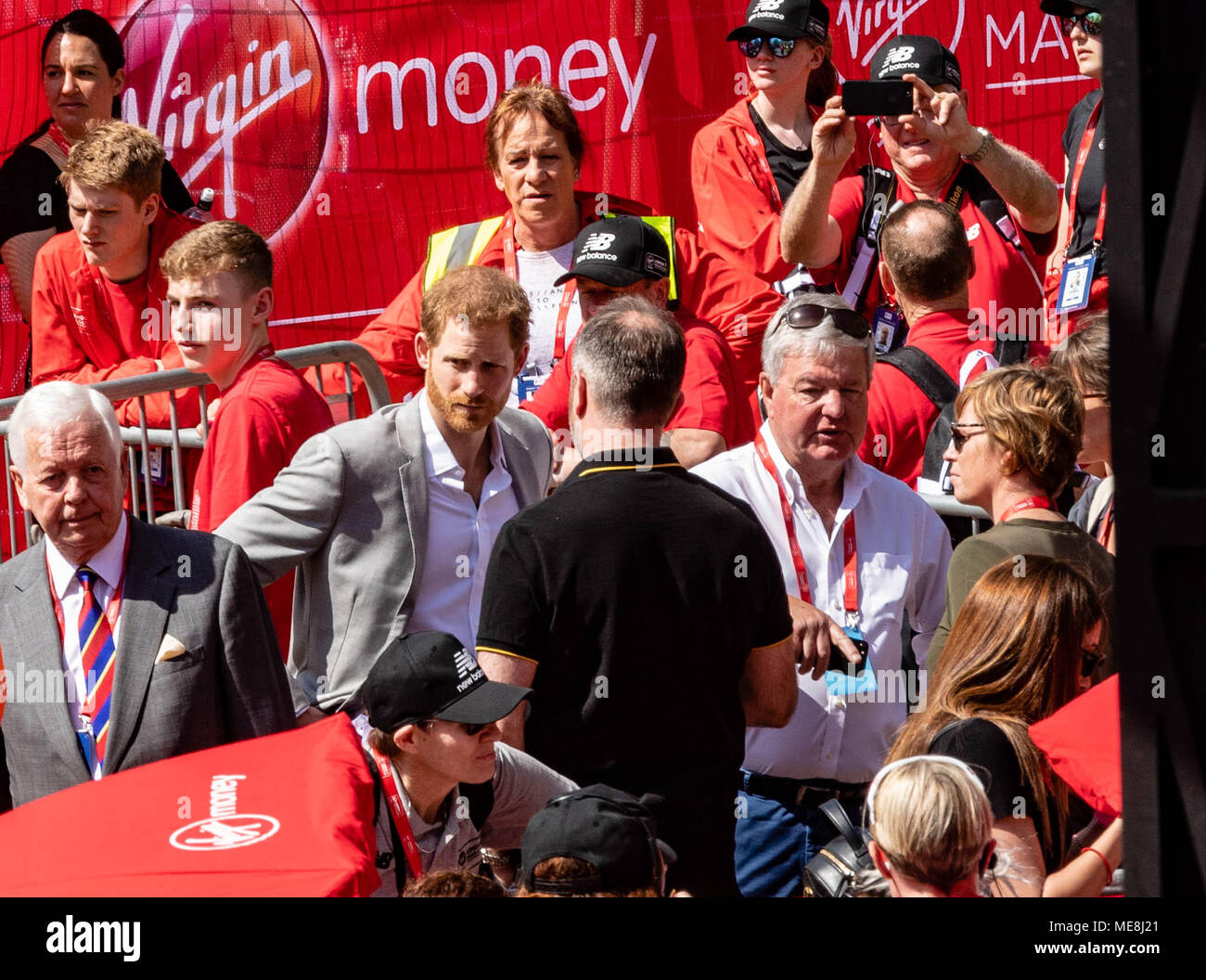 Londra, UK, 22 aprile 2018 LONDRA, REGNO UNITO, maratona, S.A.R. il principe Harry a Londra, Regno Unito, maratona Credito: Ian Davidson/Alamy Live News Foto Stock