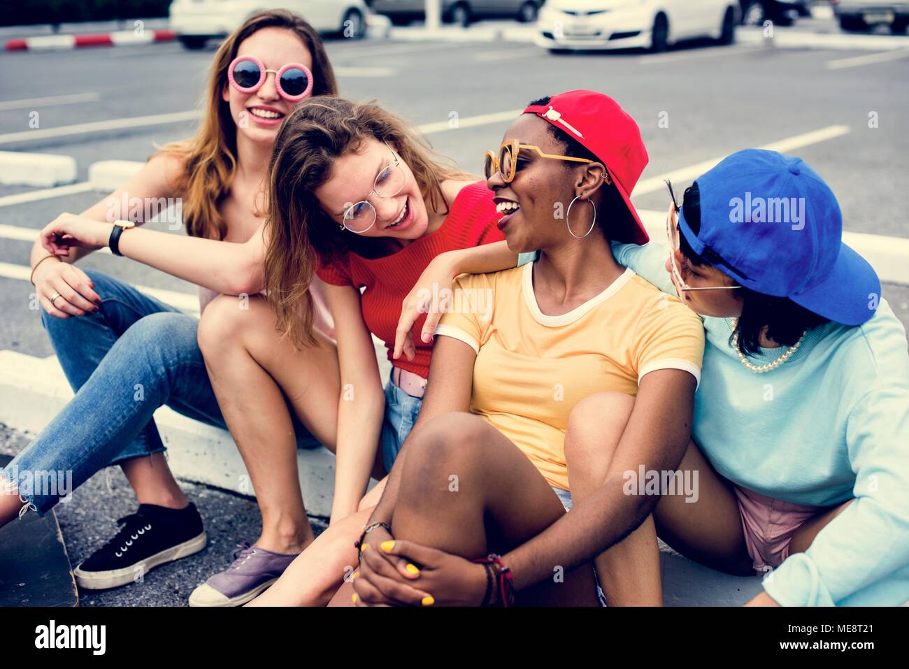 Gruppo di diverse donne per divertirsi insieme Foto Stock
