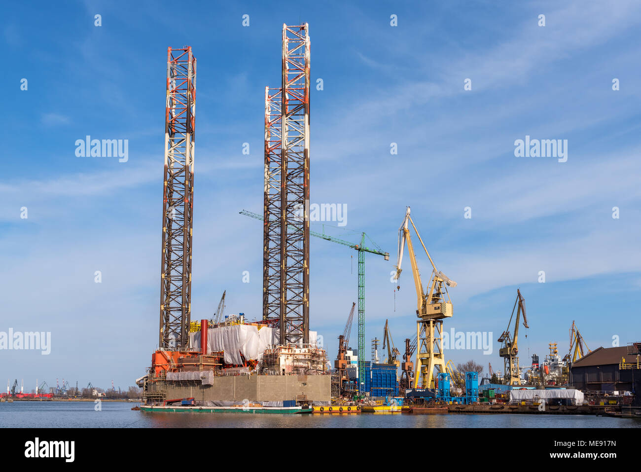 Oil Rig ancorato nel cantiere navale di Gdansk. Polonia Foto Stock