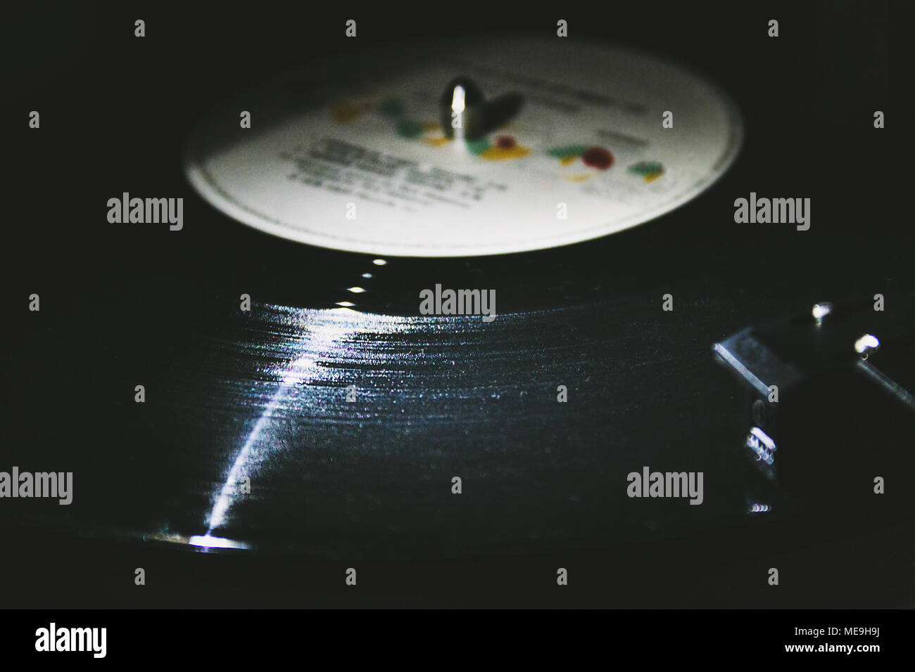 Moody immagine di un annata record di vinile che viene riprodotto Foto Stock