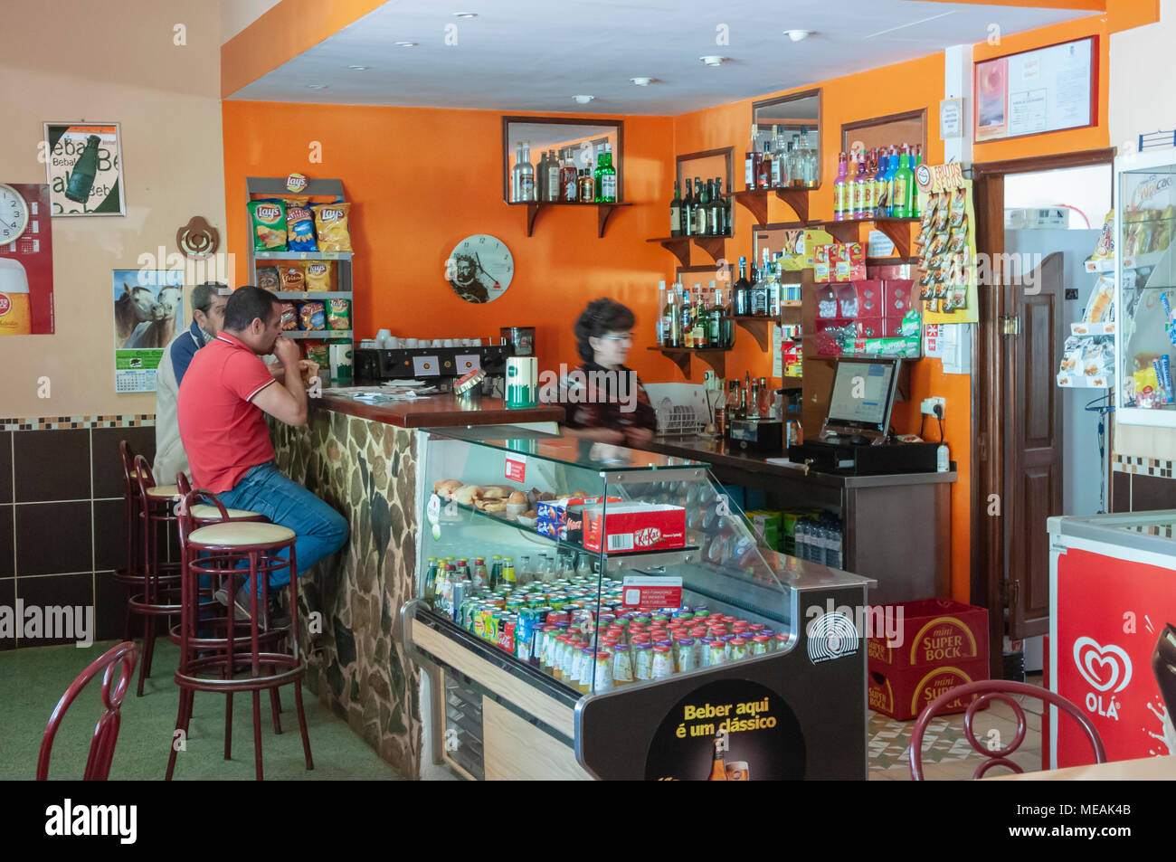 Portoghese tipici bar e cafe, Portogallo. Foto Stock