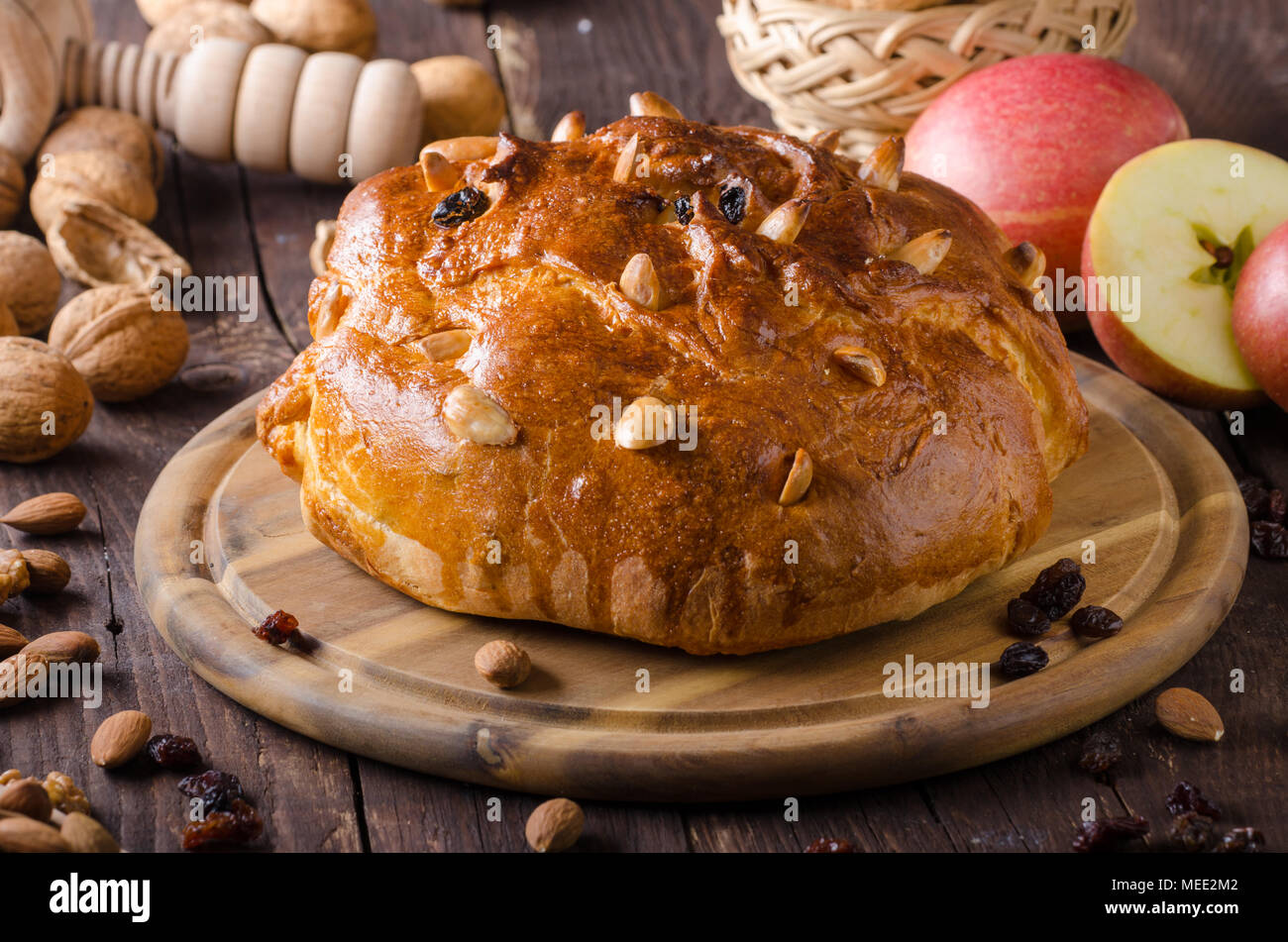 Torta ceca chrismas festa, una delizia la torta con i dadi e le noci, cibo fotografia, scorte alimentari, alimenti pubblicità Foto Stock