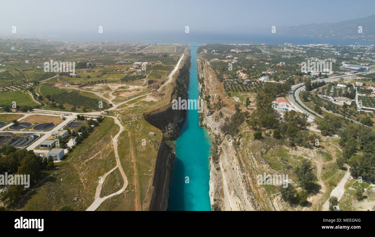 Vista aerea del famoso Canale di Corinto di istmo, Peloponneso. Foto Stock