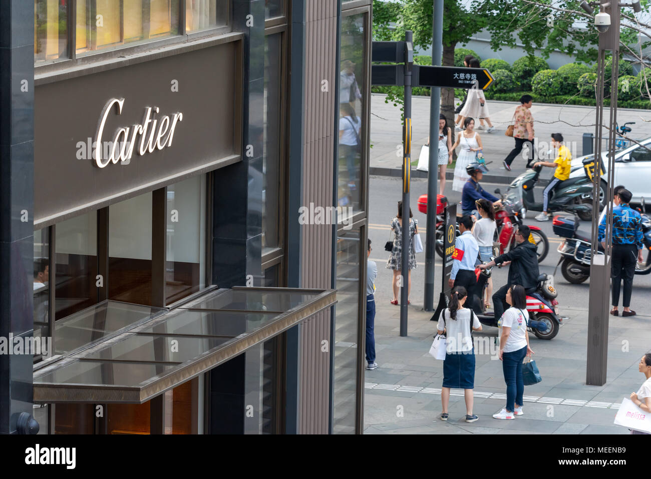 Chengdu, nella provincia del Sichuan, Cina - 18 Aprile 2018 : Cartier logo su un edificio in Taikooli Foto Stock