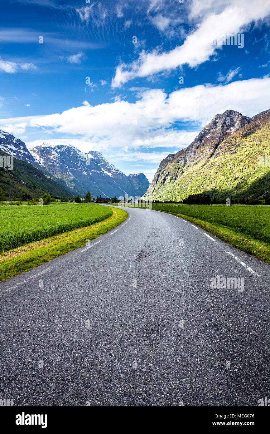 Strada di Montagna in Norvegia. Foto Stock