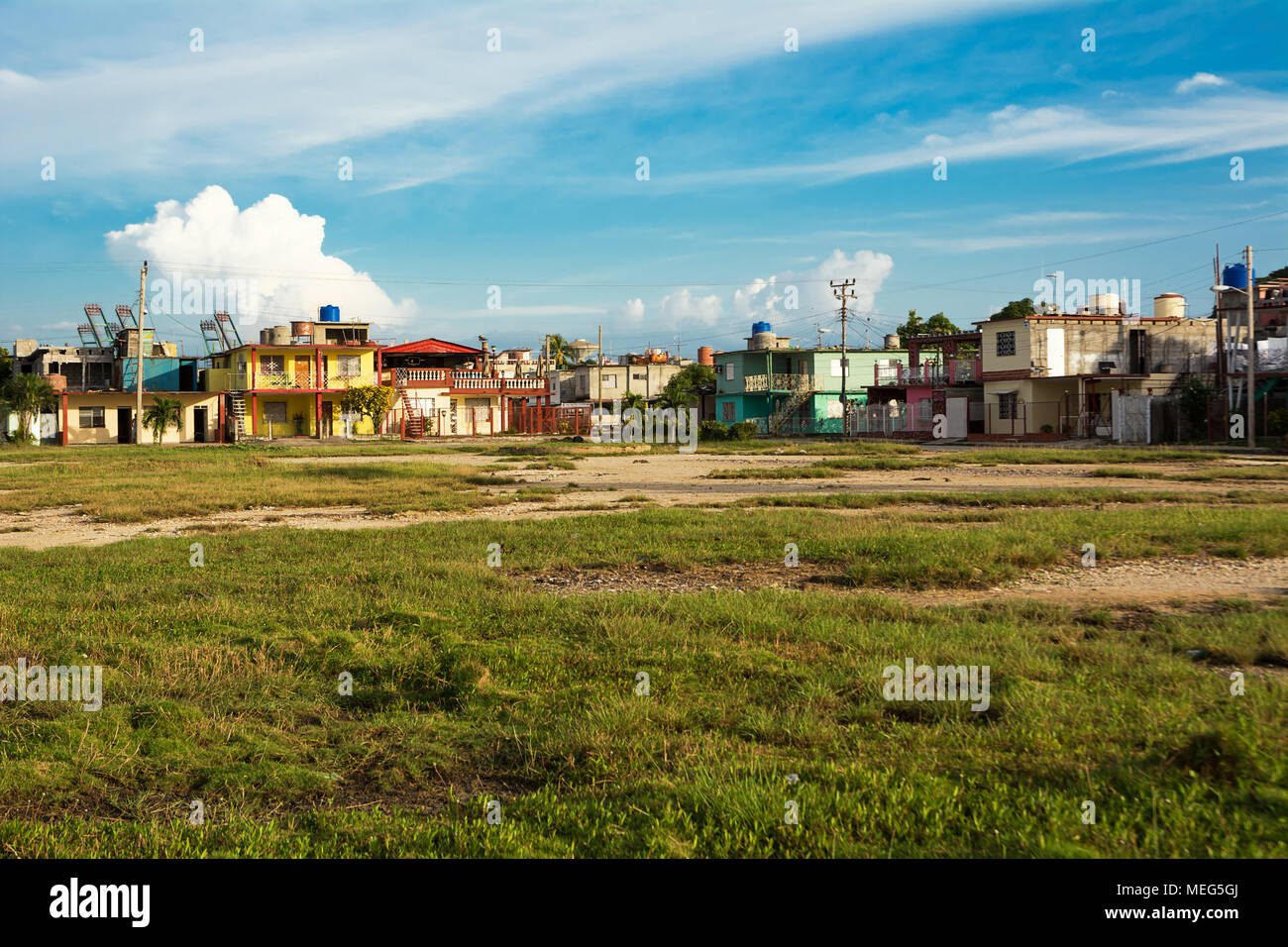 Quartiere periferico della città cubana di Cienfuegos Foto Stock