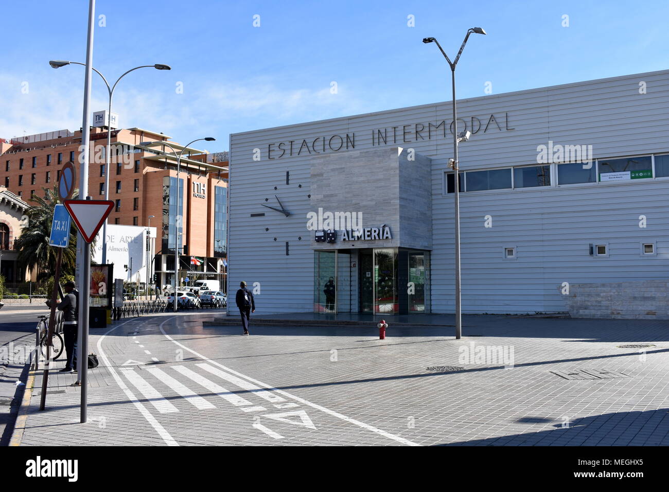 Almeria autobus e la stazione ferroviaria (Estacion Intermodal), Almeria, Spagna Foto Stock