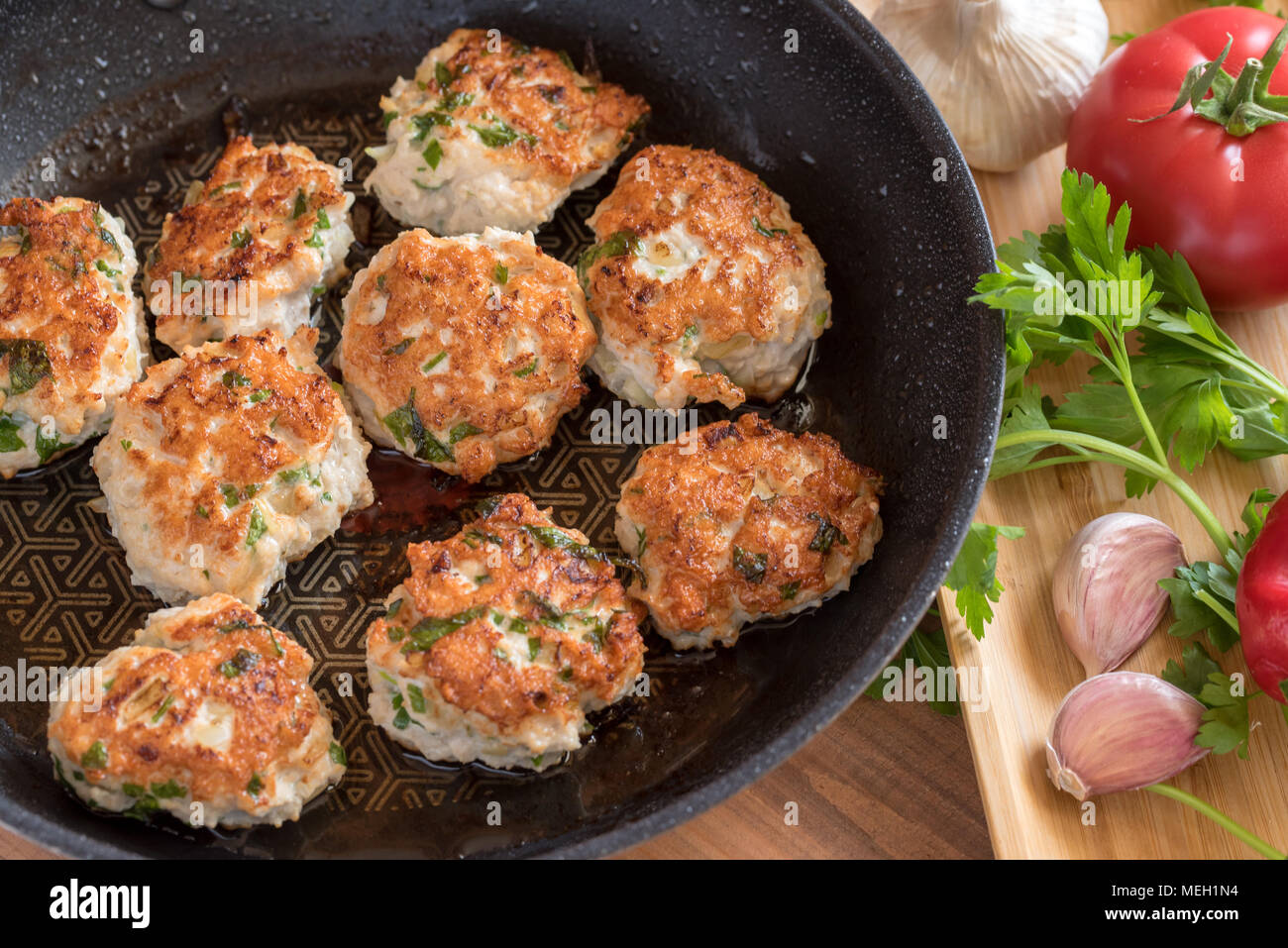 Fried cotolette in una padella. Foto Stock