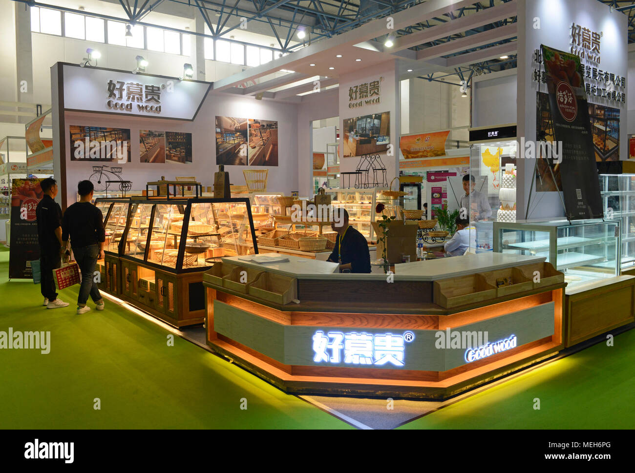 Asciugare prodotti da forno espositori e armadietti in mostra presso il China International panificio mostra e fiera a Pechino, Cina Foto Stock