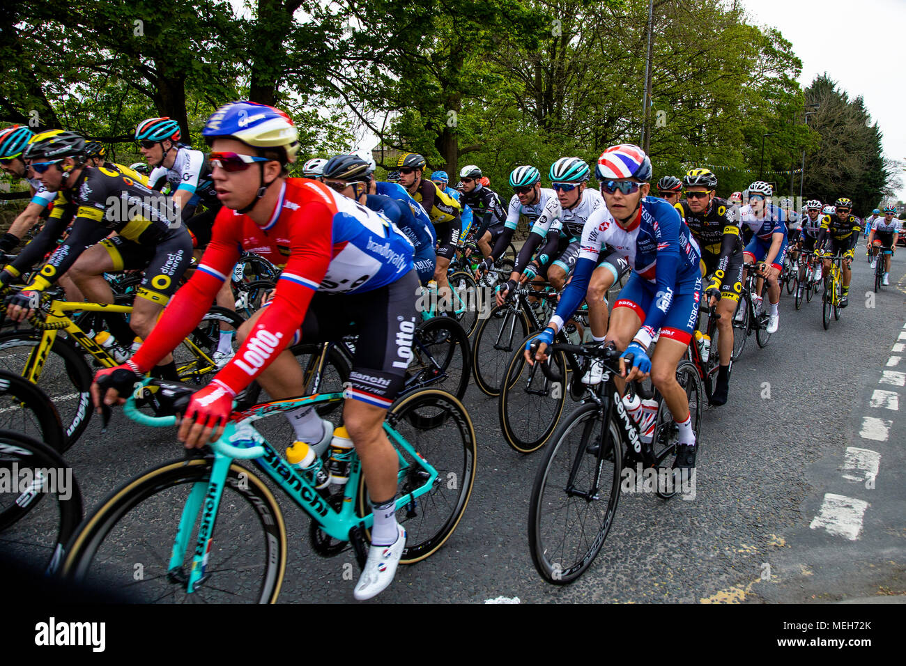 I ciclisti di prendere parte al Tour de Yorkshire 2017 Foto Stock