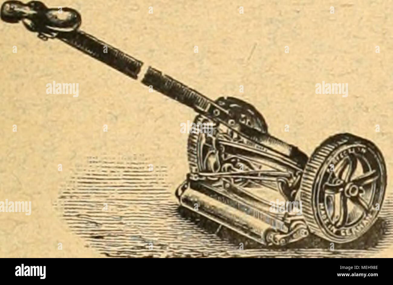 . Die Gartenkunst . Rasenmäher neuester Systeme, eifteues bewährtes Fabrikat Marke "perfezione" D. G. M. Röchstc Preise auf ho Siegreich gegen die gesamte Konkurrenz internationalen Gartenbau ^Jlnsstellungen. = Parigi 1905 Grosse vergoldete Medaille. = Im Gebrauche der Kaiserlichen Gärten am Neuen Palais und Sanssouci ecc ecc, Schönbrunn, Hofburg, der Hofgärten München, Stuttgart, Karlsruhe, Darmstadt, Lussemburgo, Weimar, Oldenburg, Bückeburg etc. etc. Palmengarten Frankfurt a. M. Der Städte Parigi, Berlino, Vienna, Brüssel, Berna ecc ecc Neue Sehlauchwagen, Unverwüstliche, weit tragende Rase Foto Stock