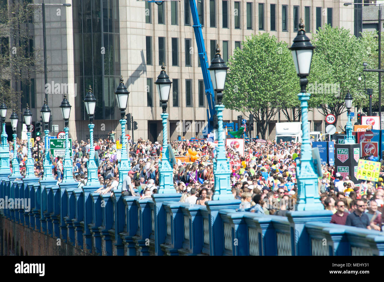 Londra, Regno Unito. Il 22 aprile 2018. Soldi VIRGIN LONDON MARATHON 2018. Credito: A.Bennett Foto Stock