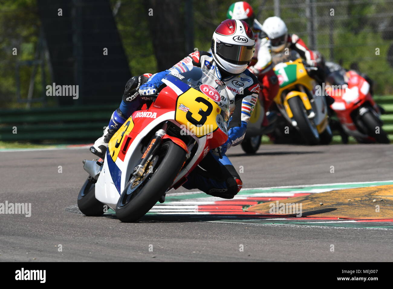 Circuito di Imola, Italia. 21 Aprile 2018: Freddie Spencer sulla Honda NSR 500 durante la leggenda del motore Festival 2018 sul circuito di Imola in Italia. Credito: dan74/Alamy Live News Foto Stock