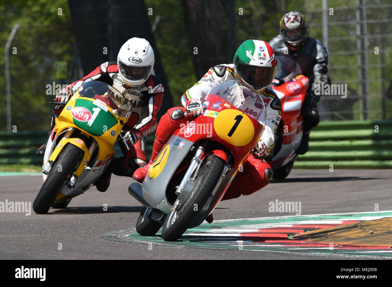 Circuito di Imola, Italia. 21 Aprile 2018: Giacomo Agostini su MV Agusta durante la leggenda del motore Festival 2018 sul circuito di Imola in Italia. Credito: dan74/Alamy Live News Foto Stock