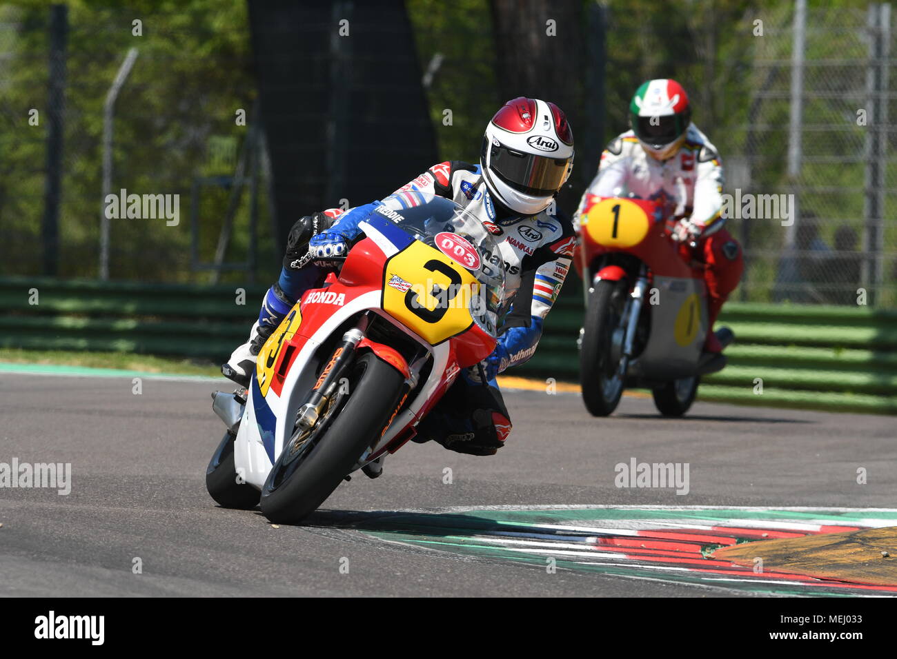 Circuito di Imola, Italia. 21 Aprile 2018: Freddie Spencer sulla Honda NSR 500 durante la leggenda del motore Festival 2018 sul circuito di Imola in Italia. Credito: dan74/Alamy Live News Foto Stock