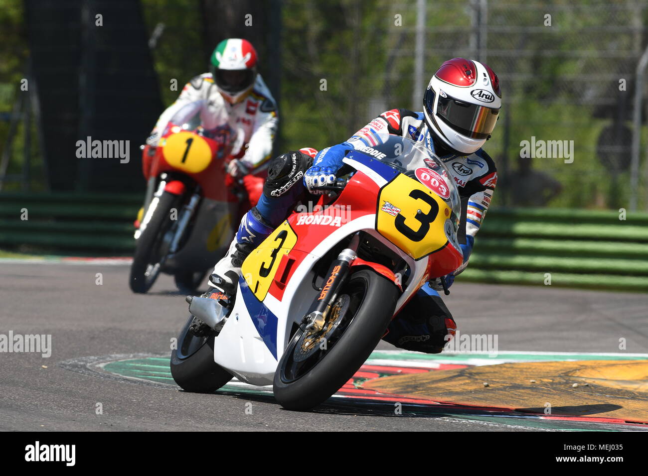 Circuito di Imola, Italia. 21 Aprile 2018: Freddie Spencer sulla Honda NSR 500 durante la leggenda del motore Festival 2018 sul circuito di Imola in Italia. Credito: dan74/Alamy Live News Foto Stock