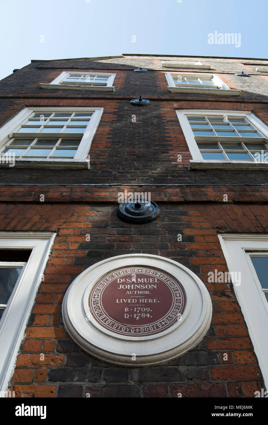 La società delle arti di marcatura di placca la casa del medico scrittore Samuel Johnson, gough Court, Londra, Inghilterra Foto Stock