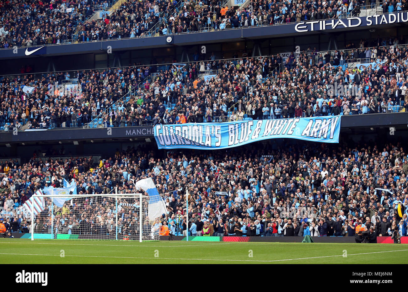 Targa Metallica Manchester City FC - Stadium Deluxe, 65x12 Cm, Con Ganci Per Appendere - Foto 9