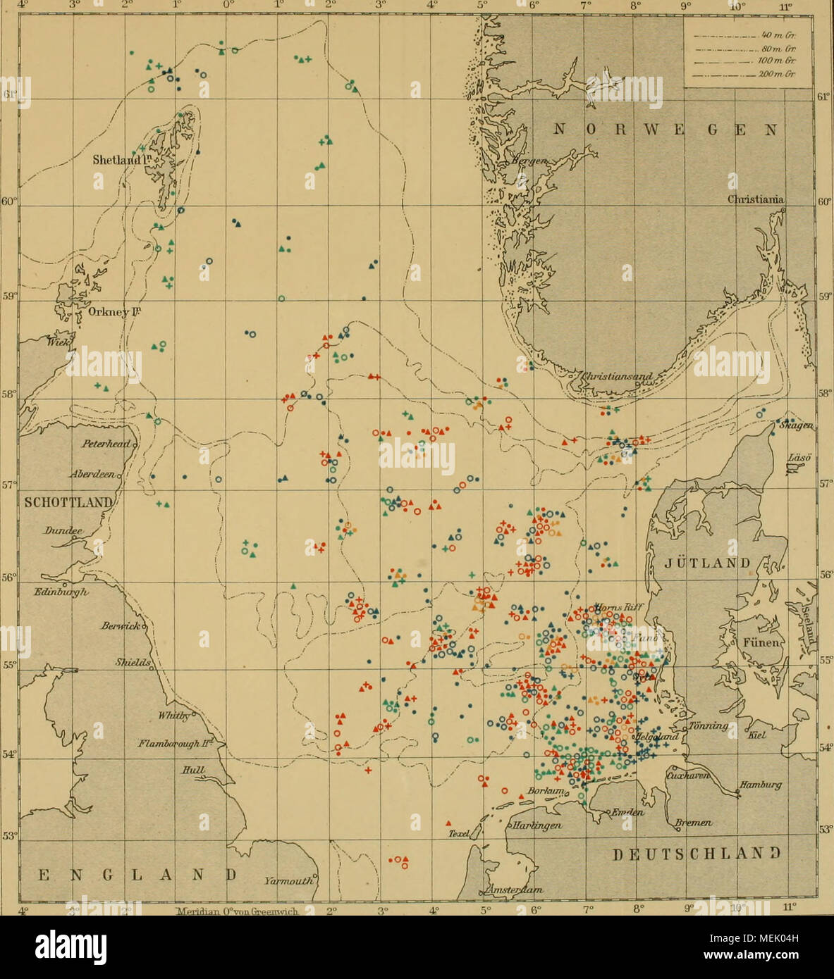 . Die Beteiligung deutschlands an der internationalen Meeresforschung: Bericht . (Zu iDleinat. 1904/05 Meeresforschung: Bericht Heincke) Verlag von Otto Salle di Berlino. G..gr-..ih*.s..sÂ"ndr.ciK.ii.r,B.H,âs inverno: o GroÃe Grundnetze; * Kleine Grundnetze; +(iroÃepelagische Netze; .Kleine pelagisclie Netze. Januar, Februar, Miirz. FrÃ¼Hjahr; o â * â + â â ¢ . Â aprile, Mai, Juni. Sommer: o â * .. Â ¦ â . Â Juli, Agosto Septbr. Herbst: Oktbr., Novbr., Dezbr. Foto Stock