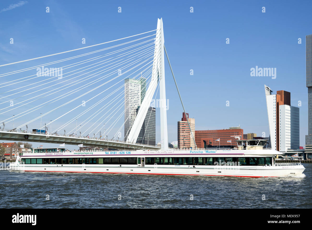 Partito MARLINA in barca sul fiume Nieuwe Maas in Rotterdam, Paesi Bassi Foto Stock