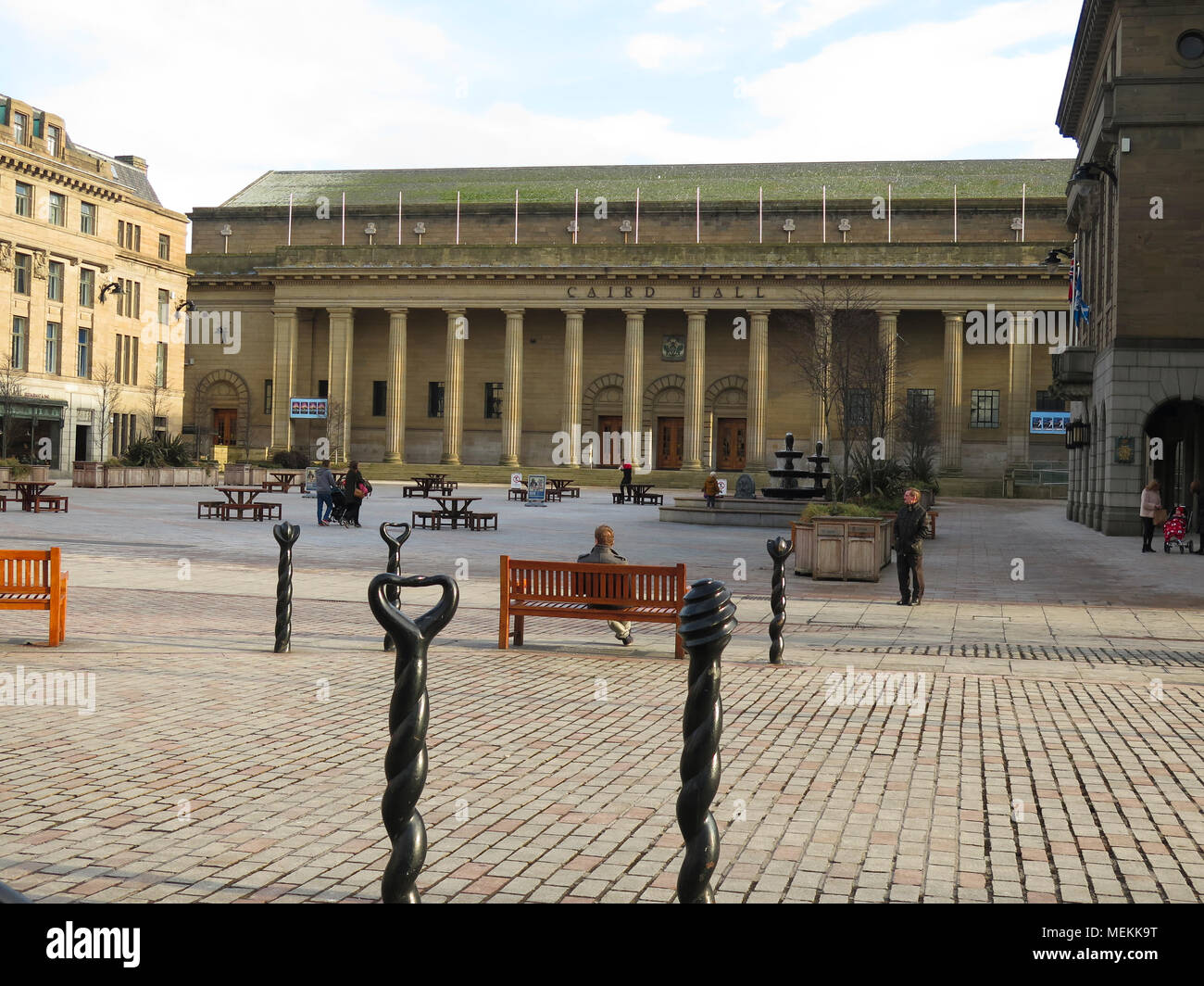 Caird Hall e la piazza della città di Dundee Foto Stock