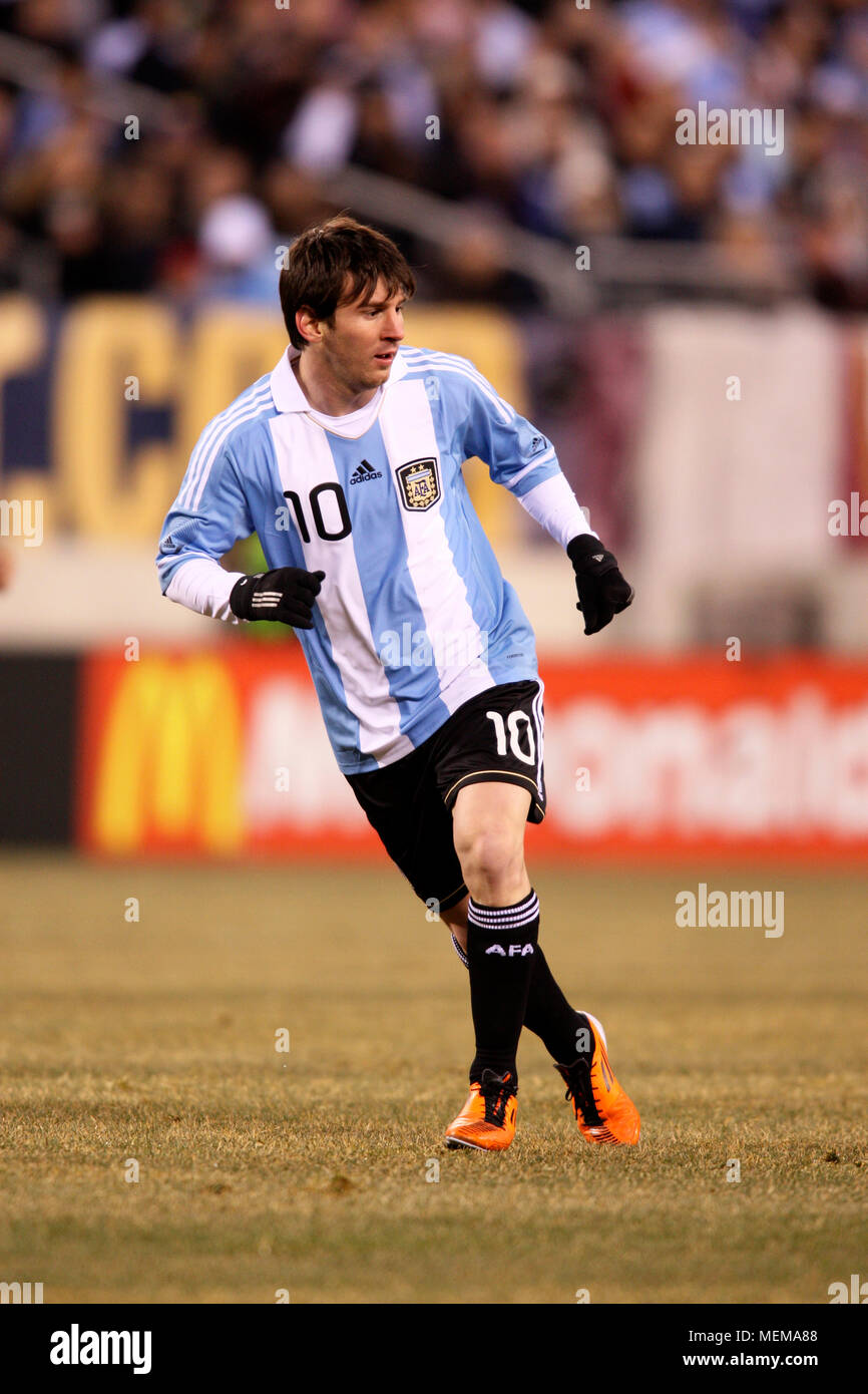 Argentina Lionel Messi in azione durante la partita amichevole tra Stati Uniti e Argentina al Meadowlands Stadium il 27 marzo 2011 Foto Stock