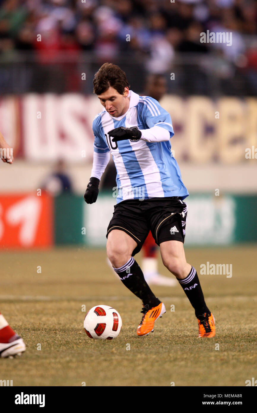 Argentina Lionel Messi in azione durante la partita amichevole tra Stati Uniti e Argentina al Meadowlands Stadium il 27 marzo 2011 Foto Stock