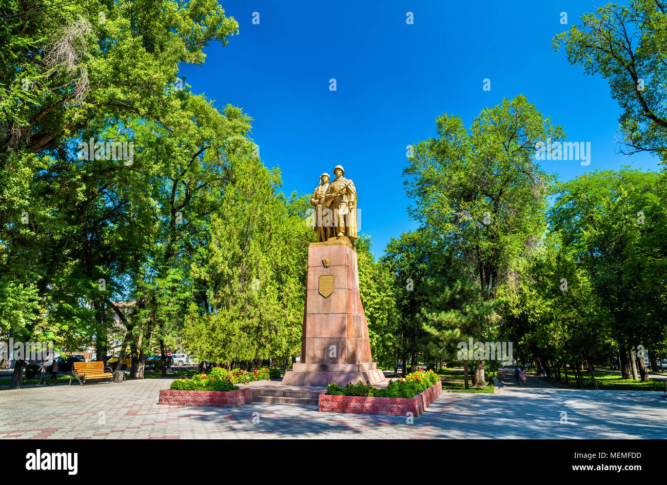 Il monumento agli eroi del Komsomol a Bishkek - Kirghizistan Foto Stock