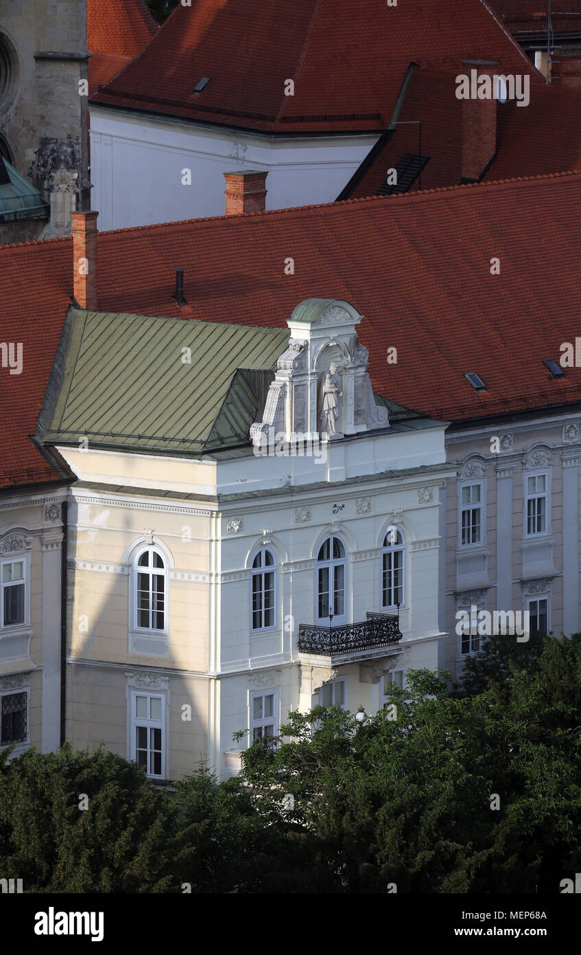 La facciata del palazzo arcivescovile a Zagabria in Croazia. Foto Stock