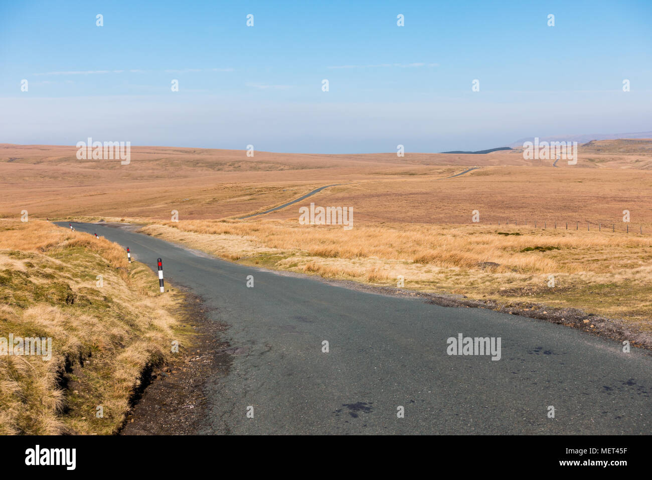 Vedute lungo il selvaggio del Tan Hill Road in Arkengarthdale, Swaledale, Yorkshire Dales, REGNO UNITO Foto Stock