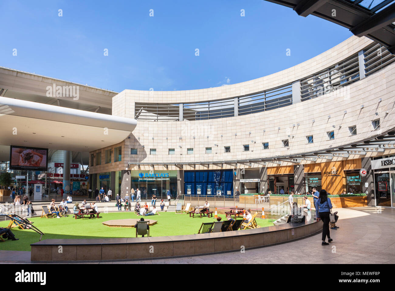 Milton Keynes Inghilterra cortile esterno del milton keynes intu shopping center milton keynes buckinghamshire Inghilterra gb uk europa Foto Stock