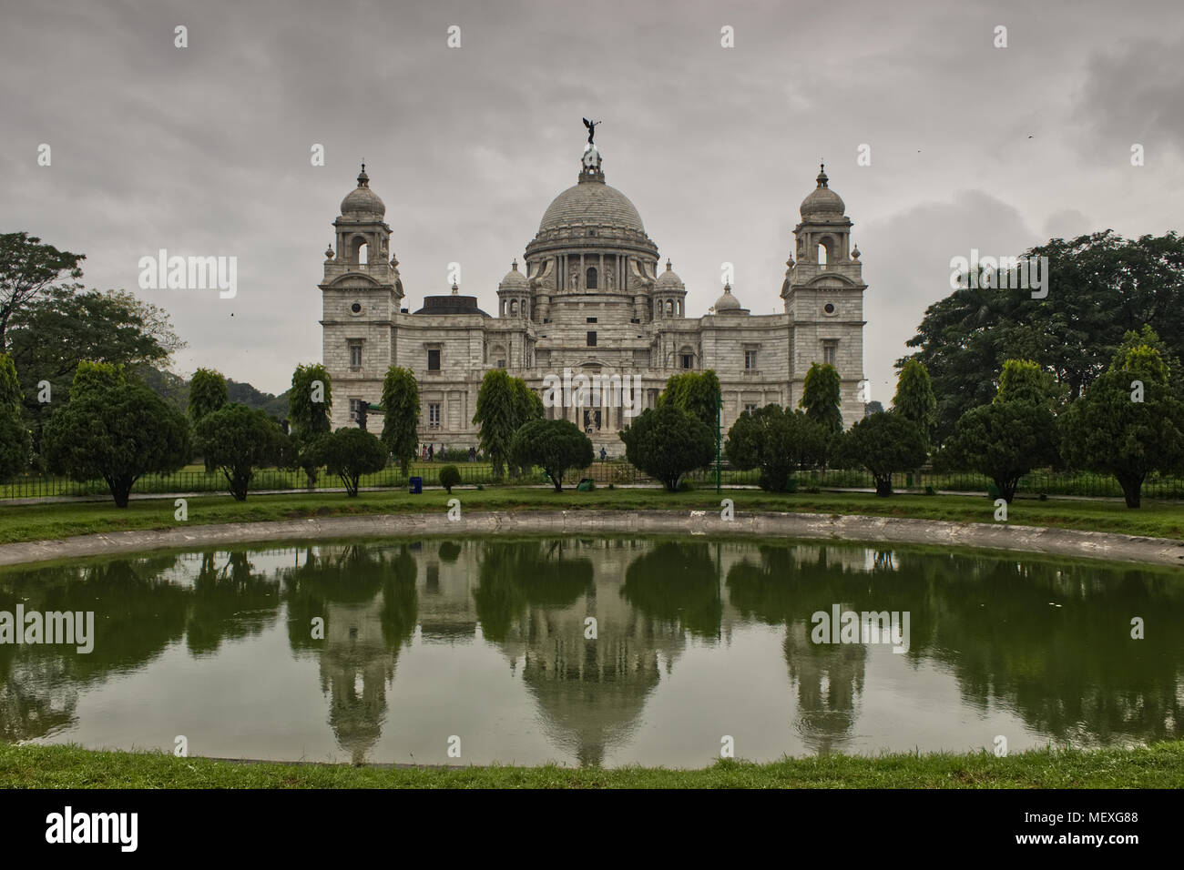 Victoria Memorial, Calcutta, vista sul lago Foto Stock