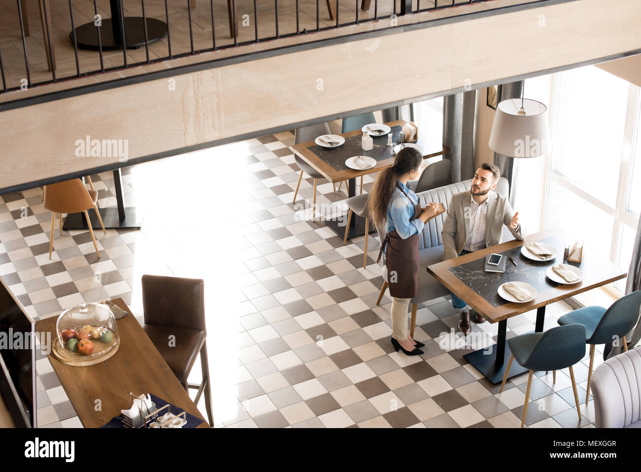 Moderno e accogliente business cafe Foto Stock