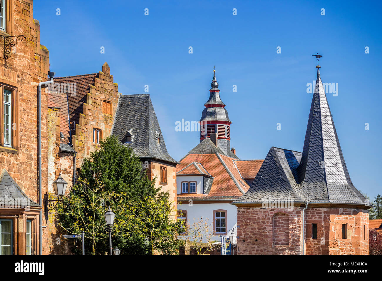 Centro storico di Büdingen, Hesse, Germania, Europa con Melior's House, Steinernes Haus, ex chiesa luterana e Schlaghaus Foto Stock