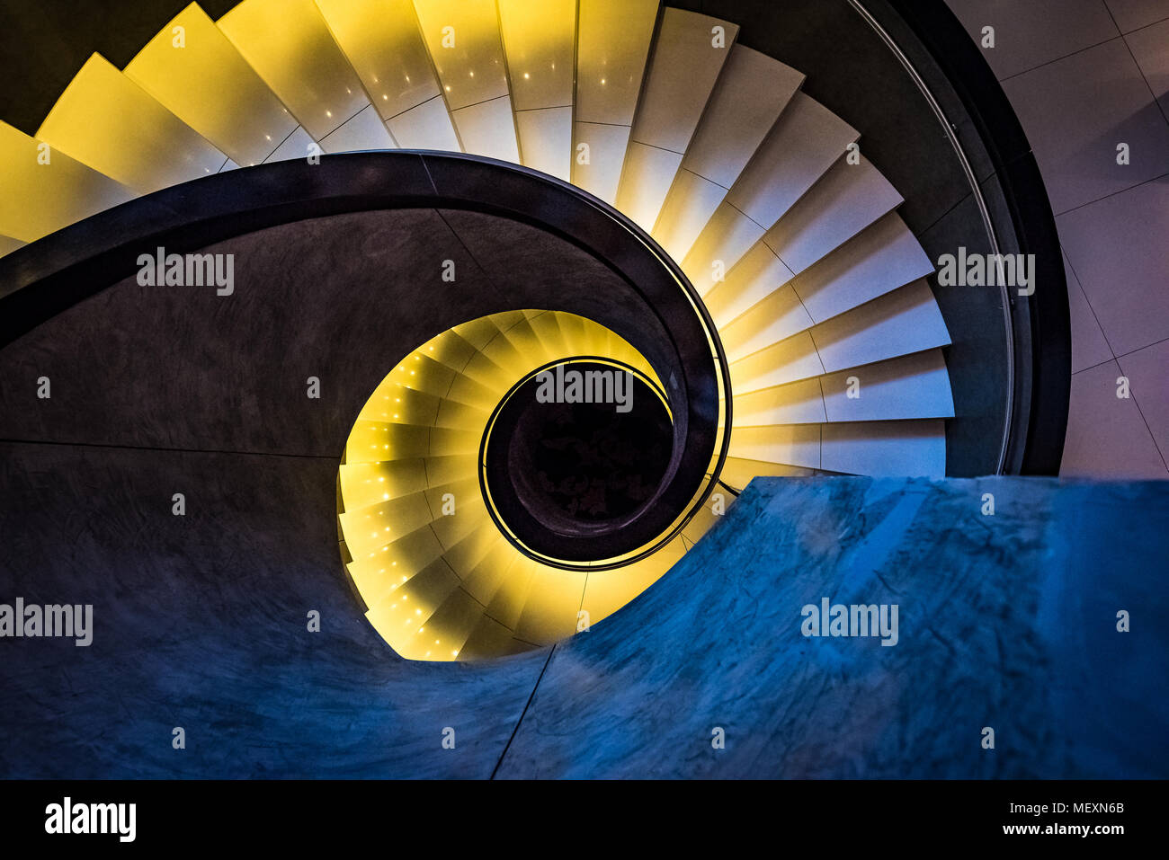 Colore scala a spirale passi Foto Stock